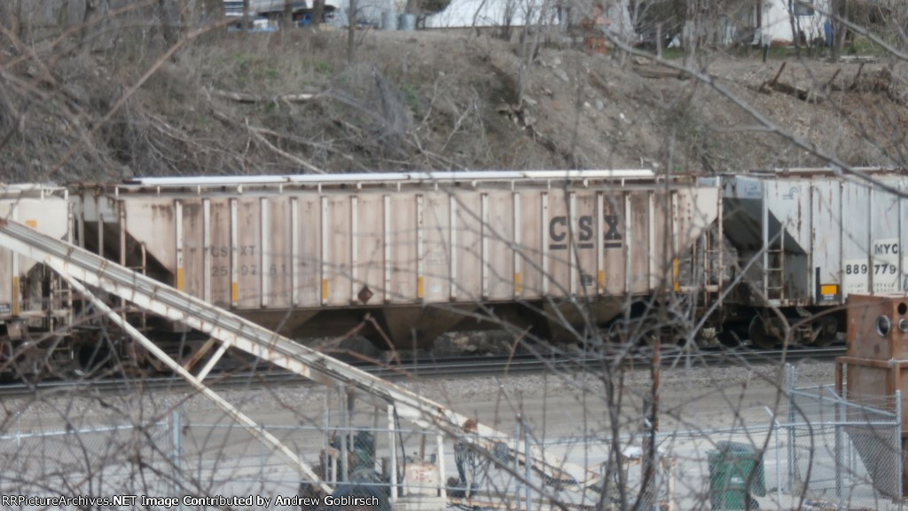 CSXT 259761 passes by roundhouse